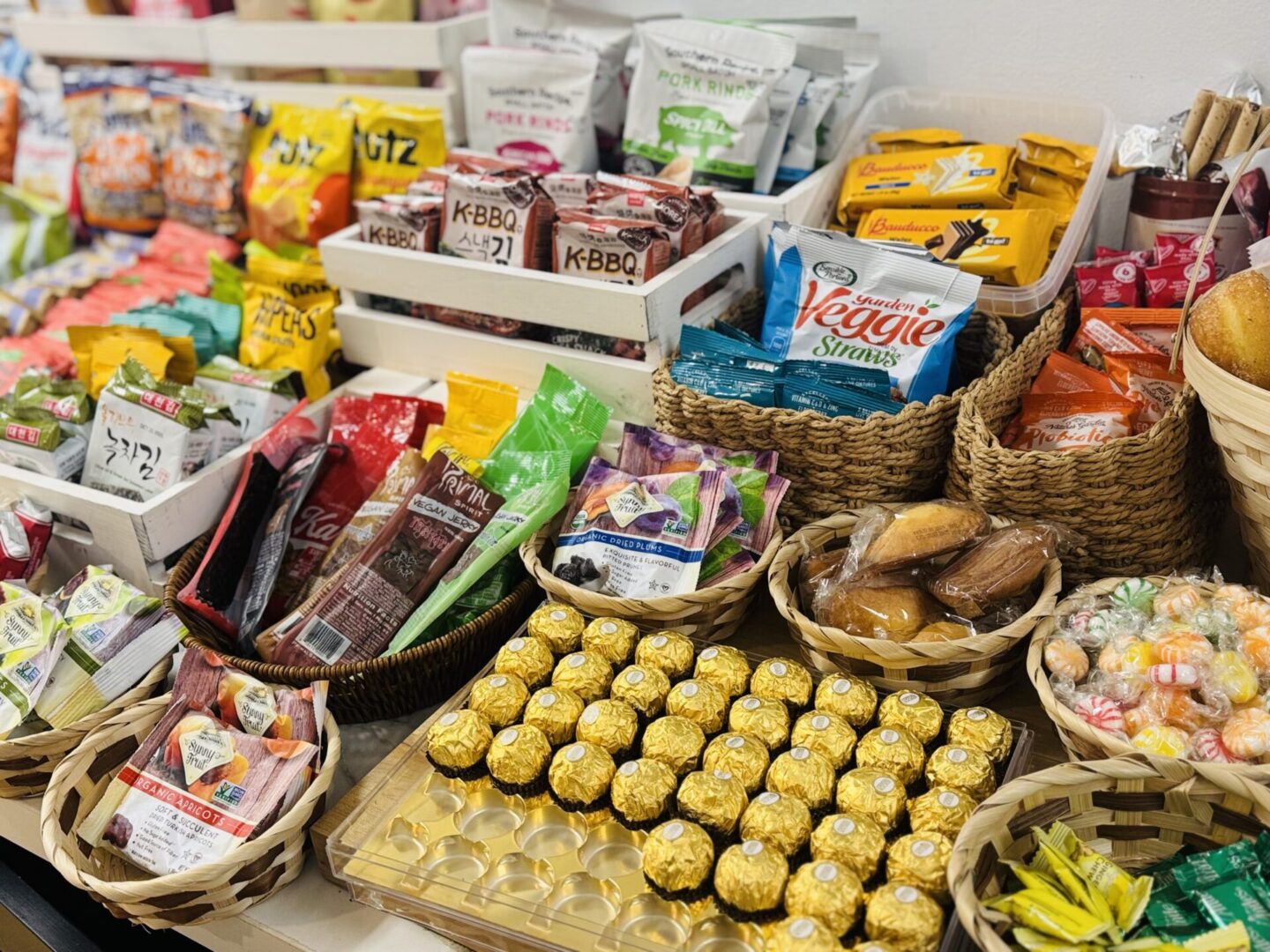 24 Hour NYC Catering & Craft Services In NYC. MWBE Caterer In NYC. Snack services in NYC. Beverage Service In NYC, Coffee Services in NYC